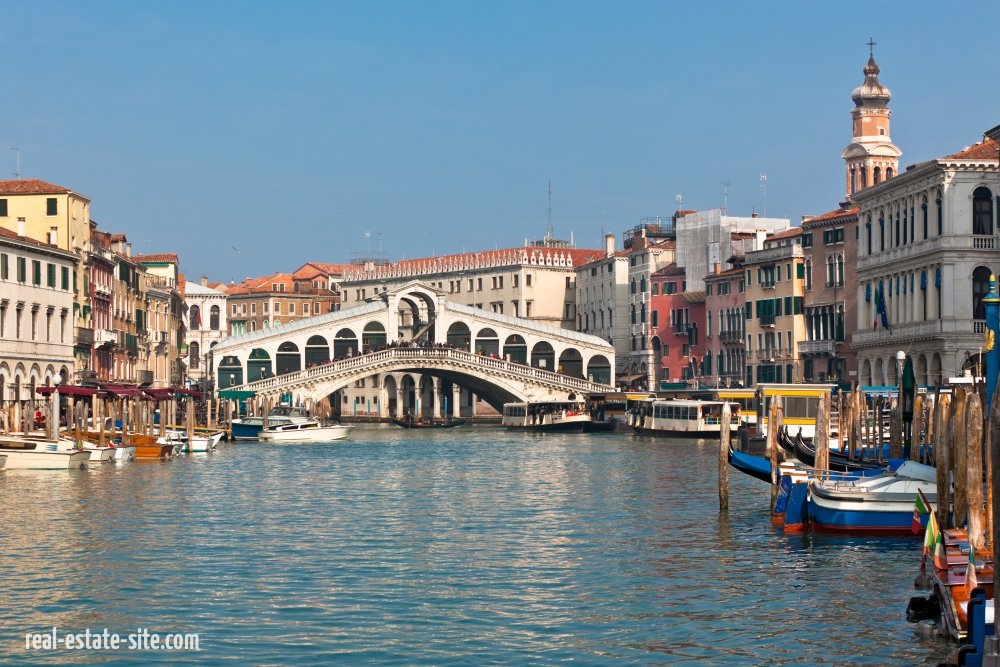 Buying a hotel in Venice for foreigners