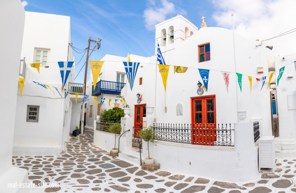 What do non-resident buyers of real estate in Greece need to know?